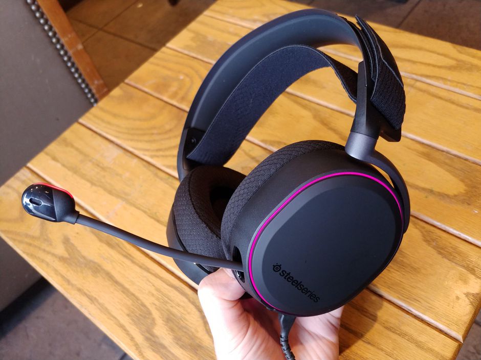SteelSeries Arctis Pro High Fidelity Gaming Headset - Hi-Res Speaker Drivers - DTS Headphone: X v2.0 Surround for PC, Black - Image 3
